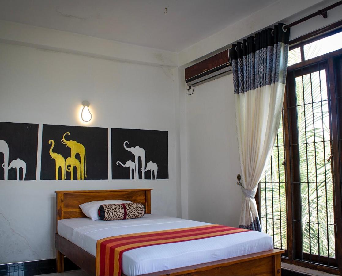 Gold Crown Residence ดัมบูลลา ภายนอก รูปภาพ