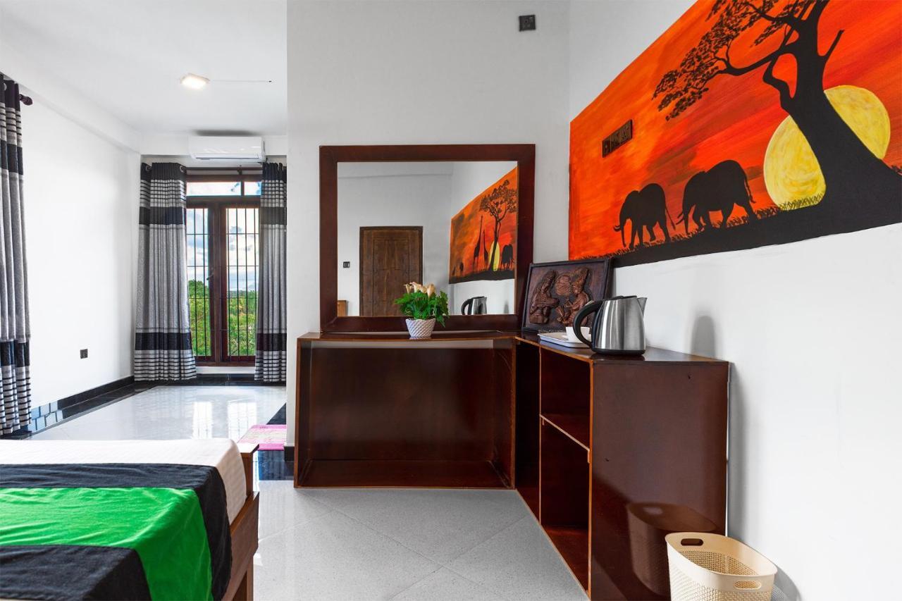Gold Crown Residence ดัมบูลลา ภายนอก รูปภาพ